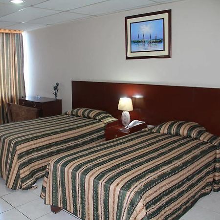 Hotel La Torre Guayaquil Esterno foto