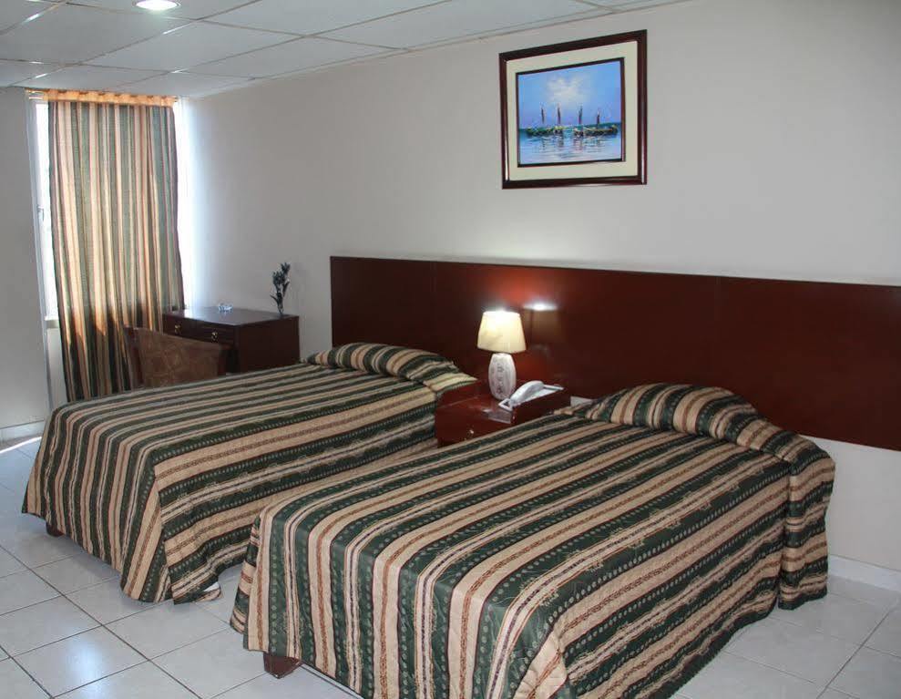 Hotel La Torre Guayaquil Esterno foto